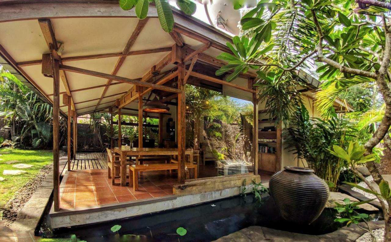 Villa Bhuvana With Private Swimming Pool Гілі-Траванган Екстер'єр фото